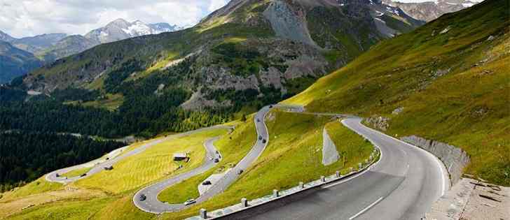 Viaggi in moto: Motogiro in Europa attraverso 5 paesi su strade spettacolari 1